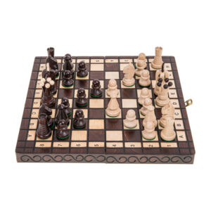 małe szachy drewniane